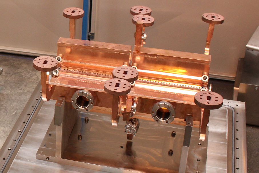CLIC RF X-band cavity prototype (12 GHz, 100 MV/m) (Image: CERN)