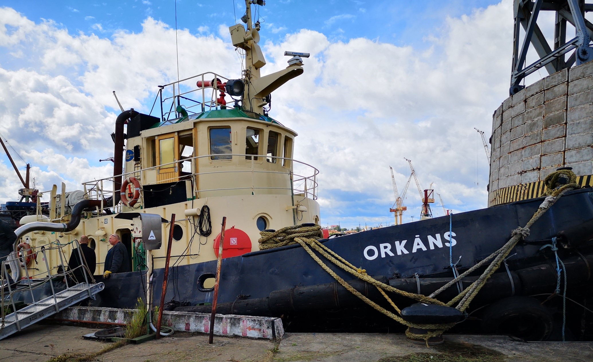 The tugboat Orkāns. (Image: ARIES)